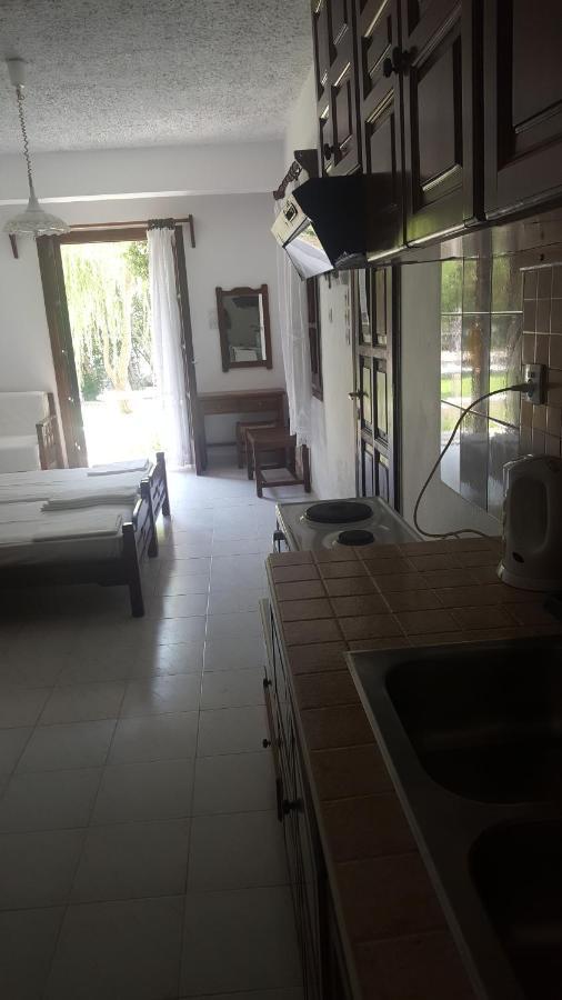 Amalia Apartments Koukounaries Ngoại thất bức ảnh