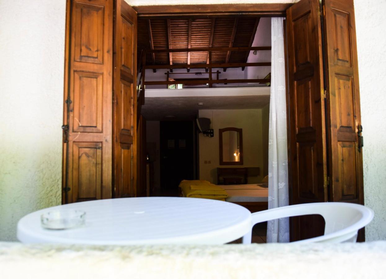 Amalia Apartments Koukounaries Ngoại thất bức ảnh
