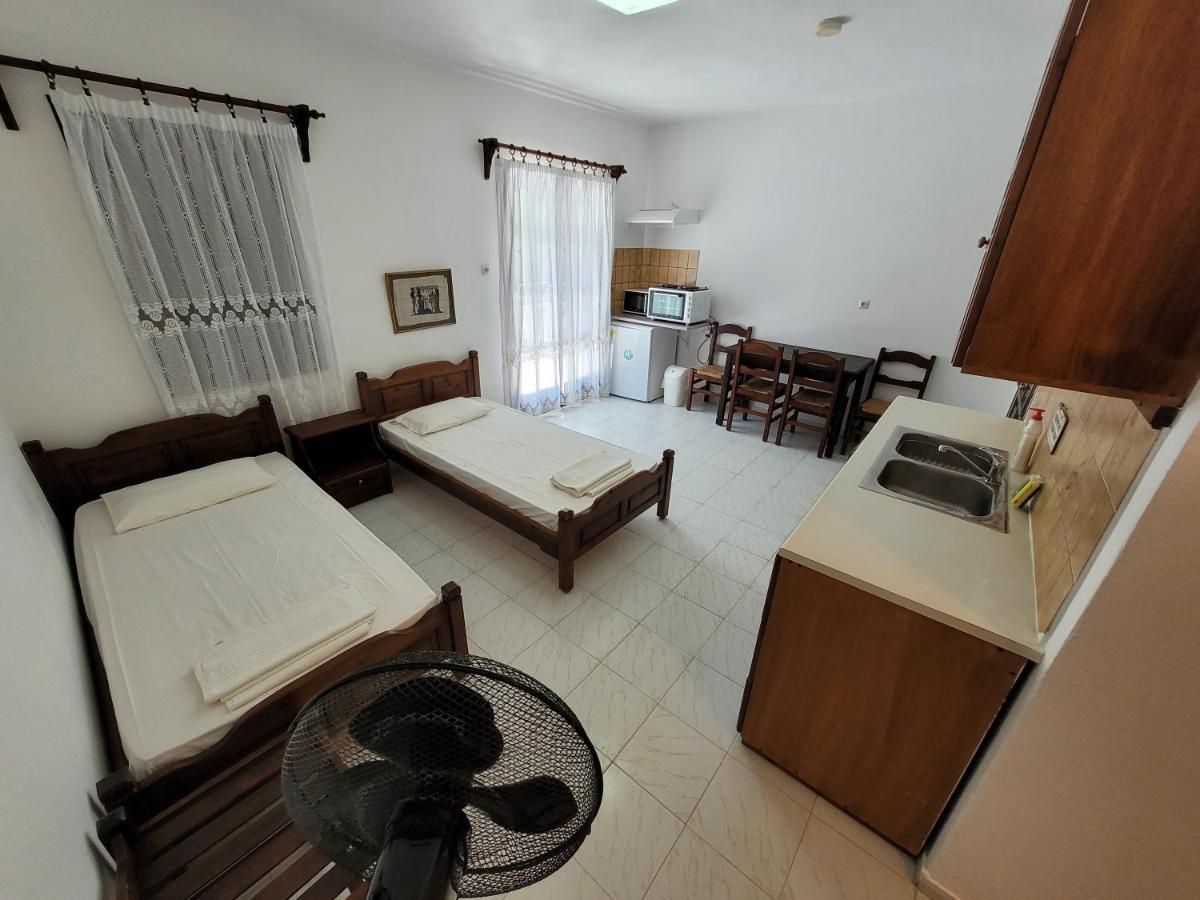 Amalia Apartments Koukounaries Ngoại thất bức ảnh