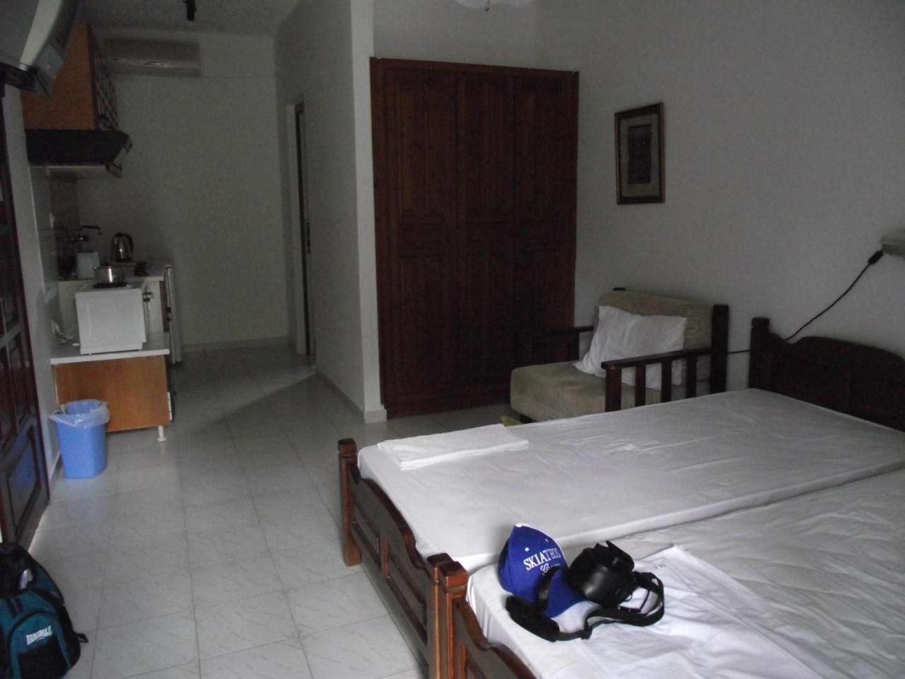 Amalia Apartments Koukounaries Ngoại thất bức ảnh