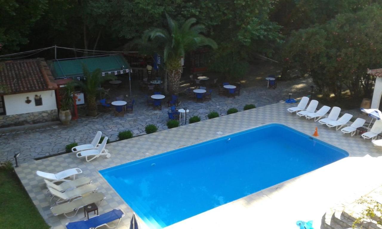 Amalia Apartments Koukounaries Ngoại thất bức ảnh