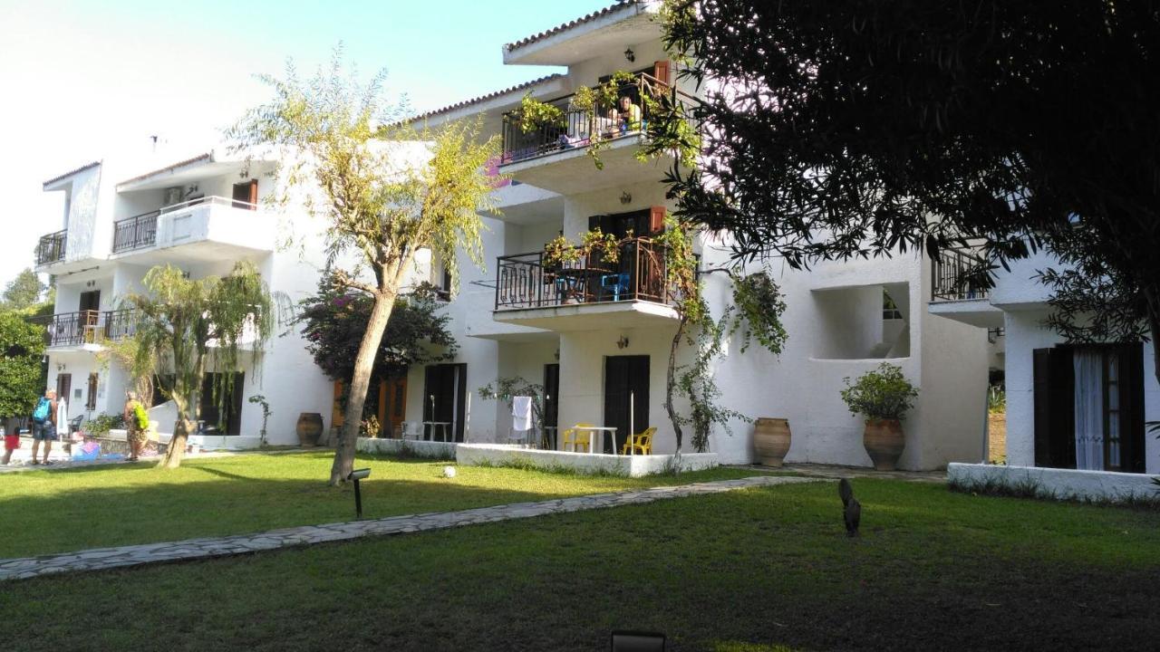 Amalia Apartments Koukounaries Ngoại thất bức ảnh